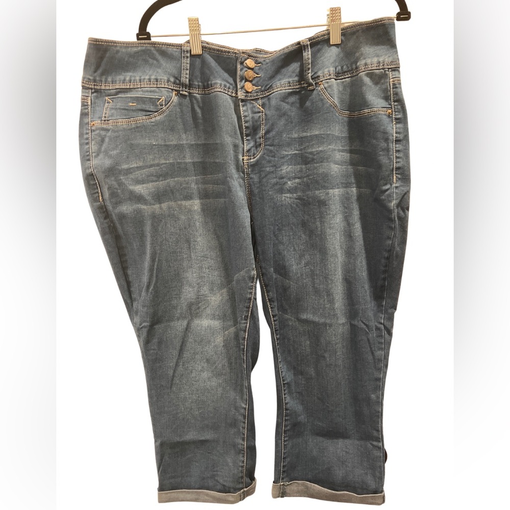 Capri Jeans